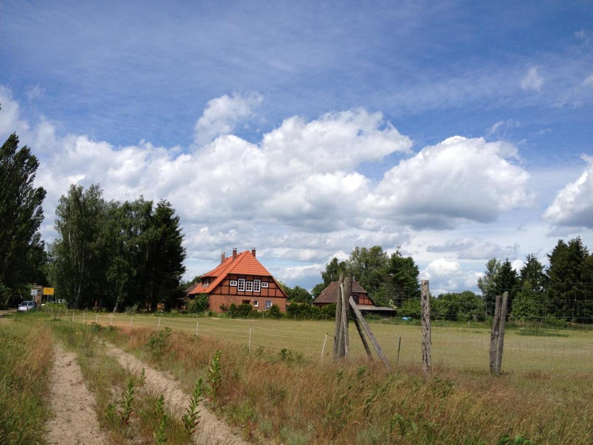 Ferienwohnung 1 Im Landhaus Am Wildpark Boek Buitenkant foto