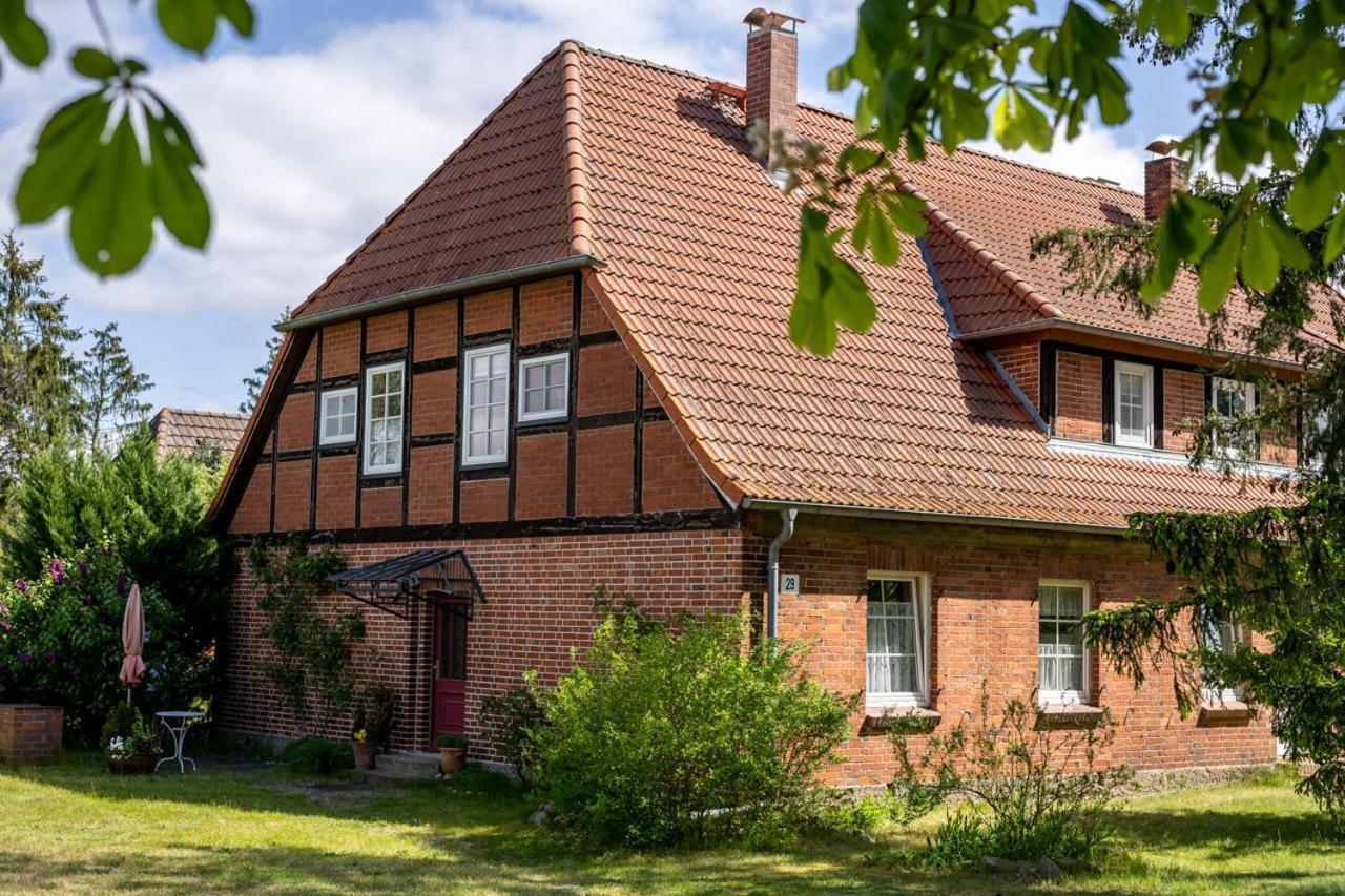 Ferienwohnung 1 Im Landhaus Am Wildpark Boek Buitenkant foto